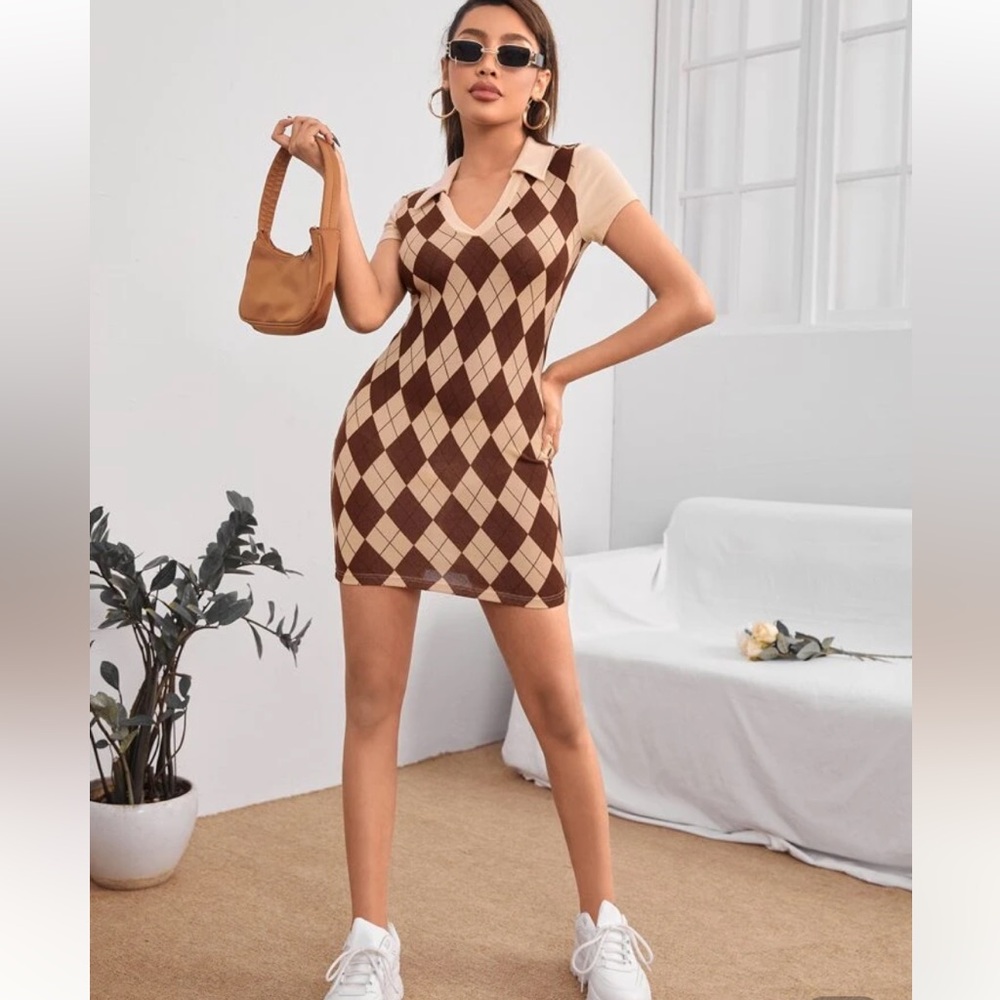 🤎NWOT Brown Argyle Knit Dress